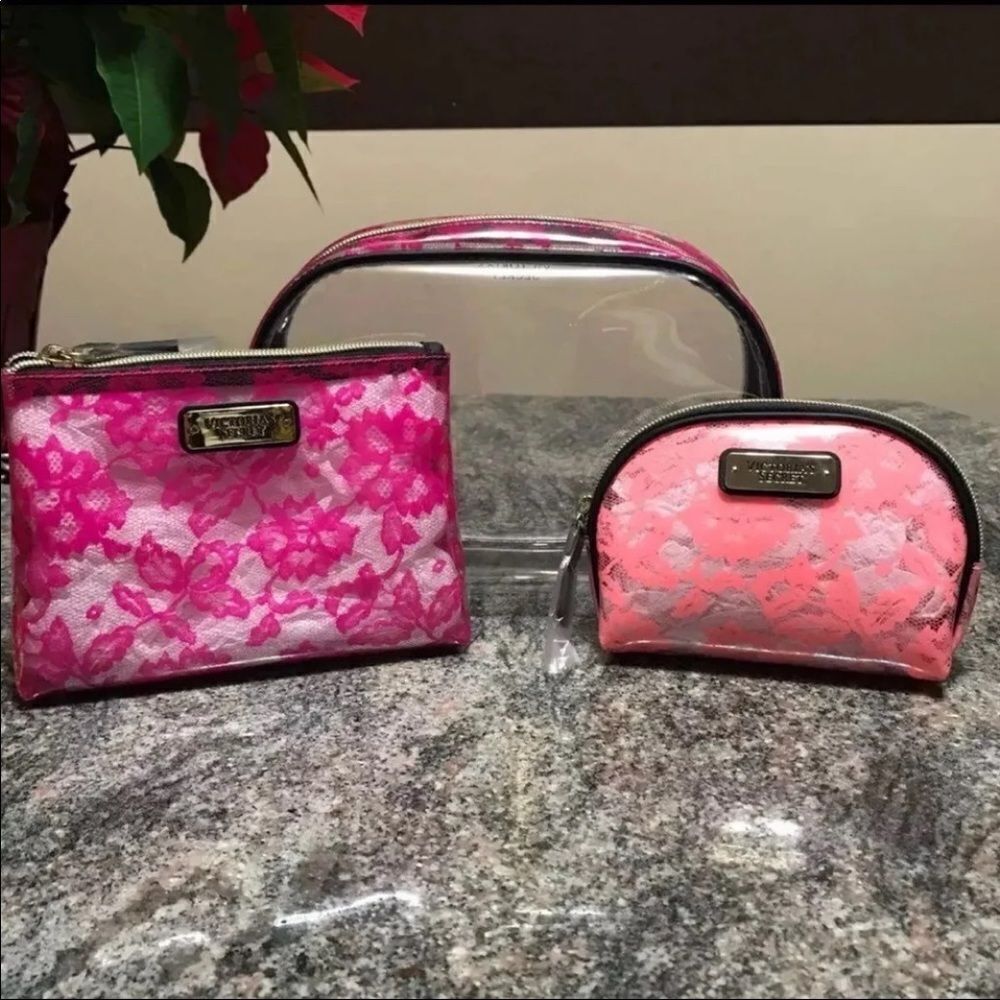 Victoriaโs Secret set of 3 makeโup cosmetic bags new